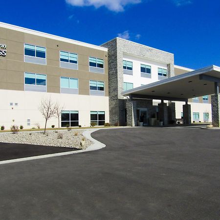 Holiday Inn Express & Suites Coldwater By Ihg Екстериор снимка