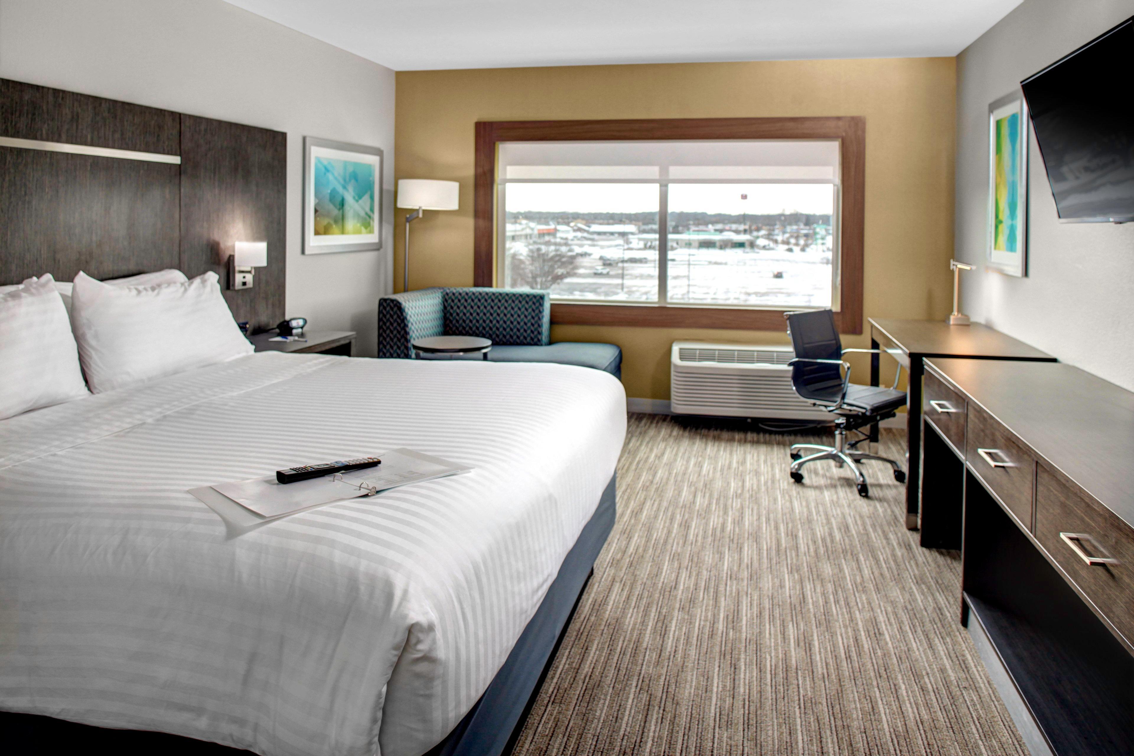 Holiday Inn Express & Suites Coldwater By Ihg Екстериор снимка