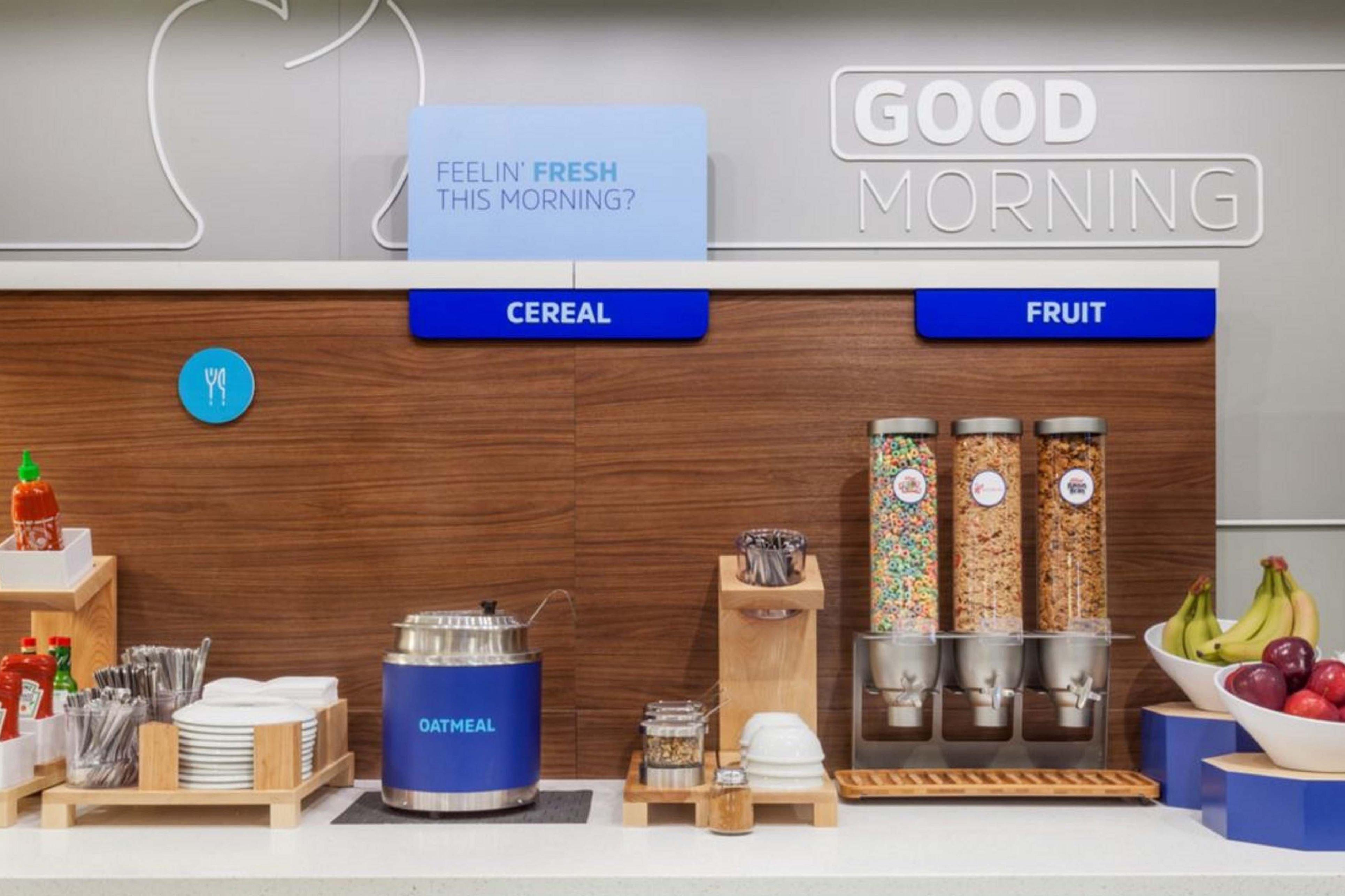 Holiday Inn Express & Suites Coldwater By Ihg Екстериор снимка