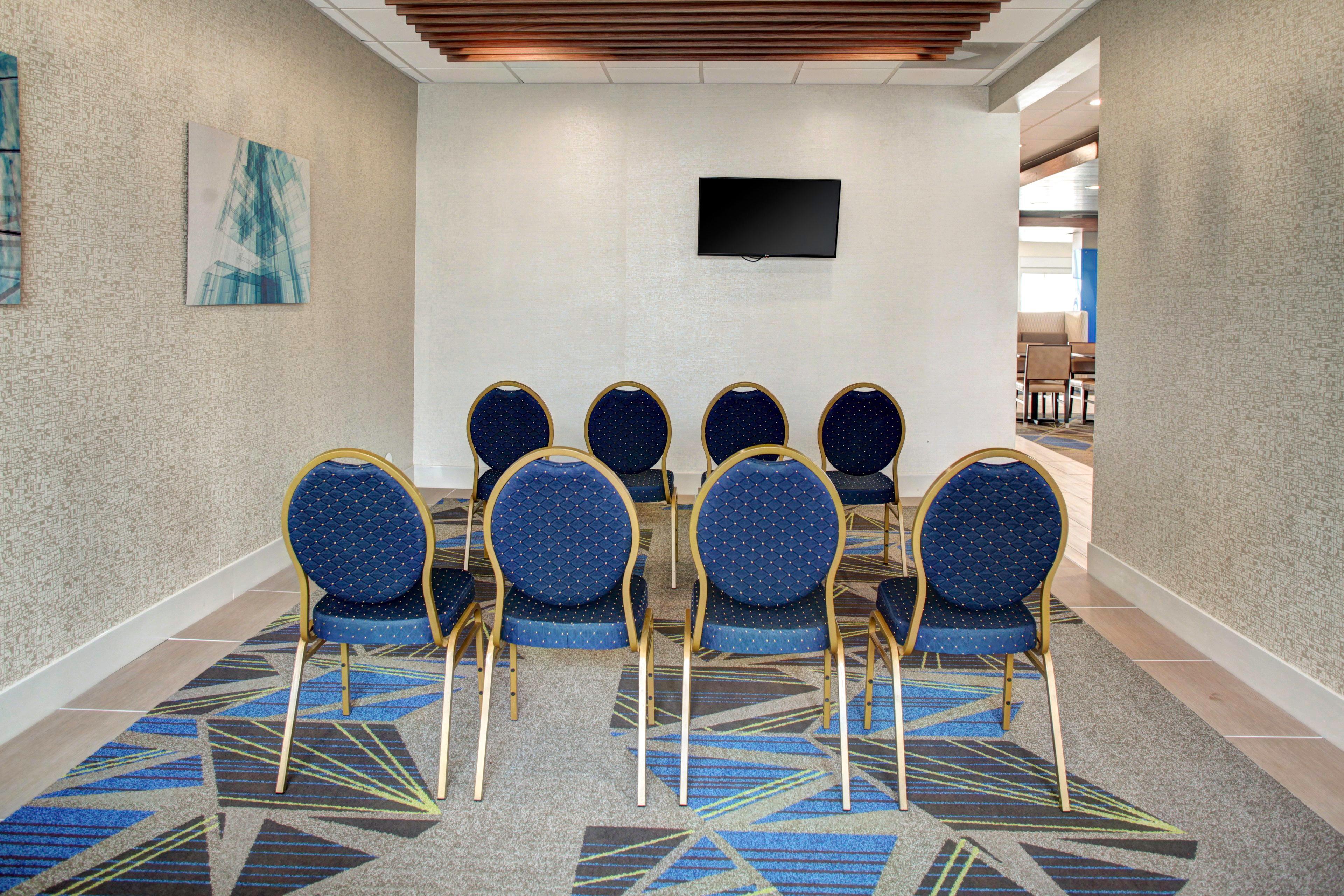 Holiday Inn Express & Suites Coldwater By Ihg Екстериор снимка