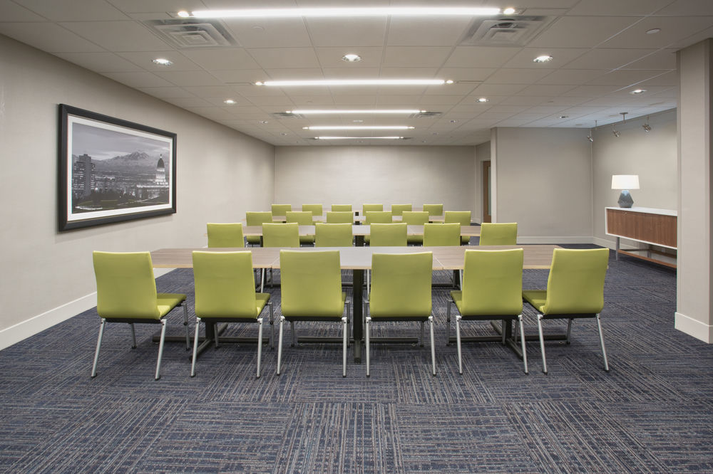 Holiday Inn Express & Suites Coldwater By Ihg Екстериор снимка