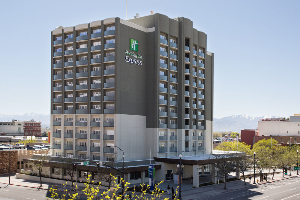 Holiday Inn Express & Suites Coldwater By Ihg Екстериор снимка